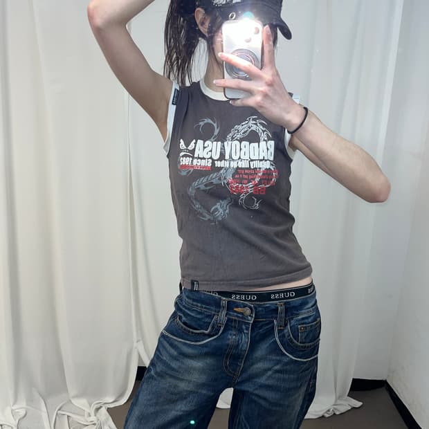 Y2K 프린팅 뮤트 브라운 슬리브리스