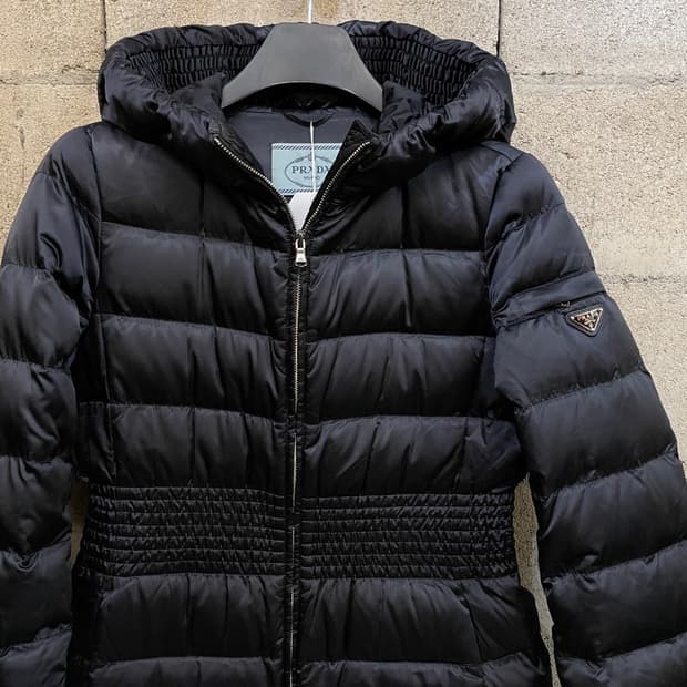 프라다 삼각 로고 피우미노 밴딩 롱 패딩 