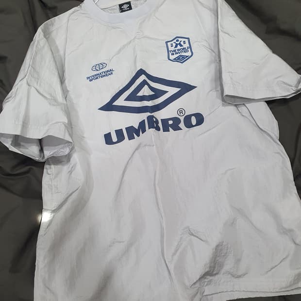 엄브로 컴팩트레코드바 반팔 피스테 