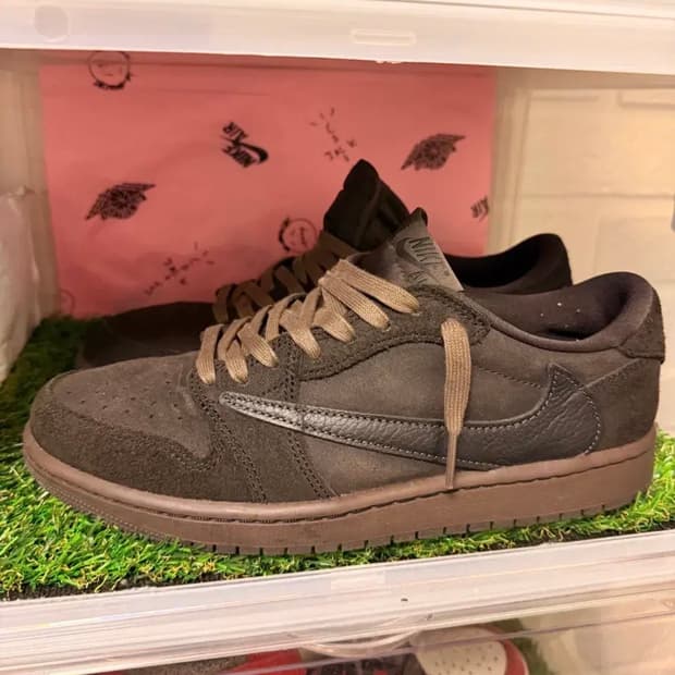 나이키 트레비스스캇 에어조던 1 벨벳브라운