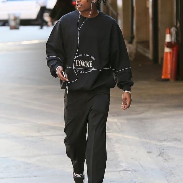 2018 발렌시아가 옴므 크루넥