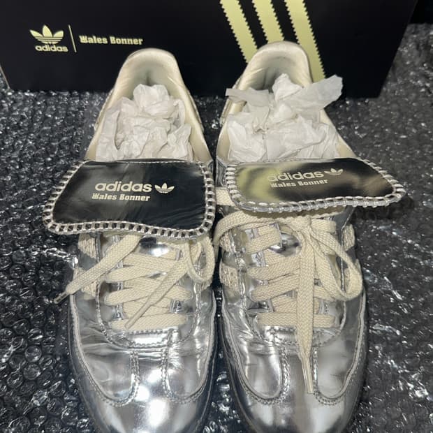 아디다스 웨일즈보너 삼바 실버 메탈릭 265