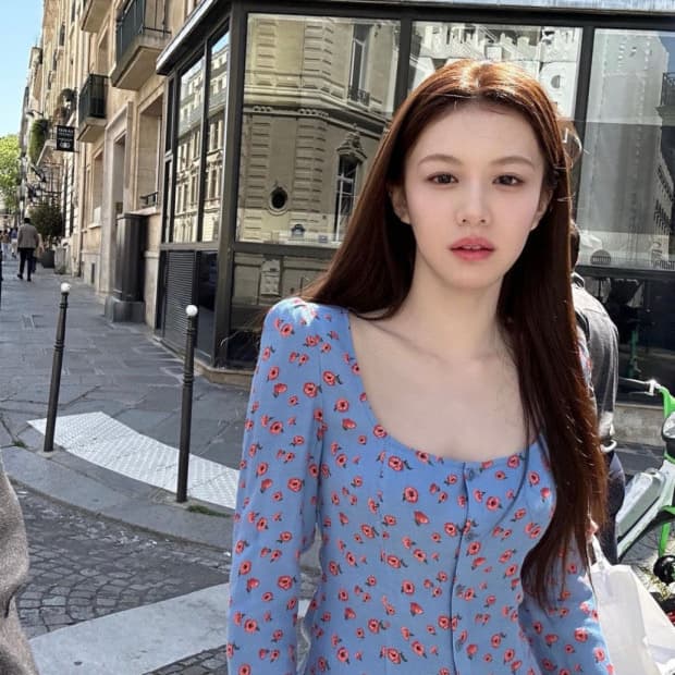 리포메이션 고윤정 블라우스