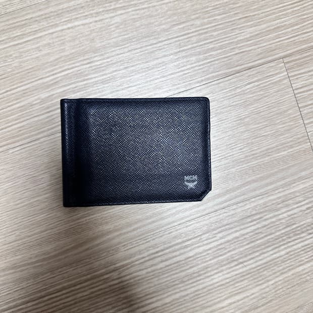MCM 반지갑 블랙 색상