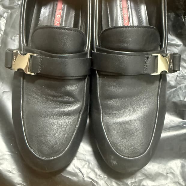 프라다 버클 로퍼 280