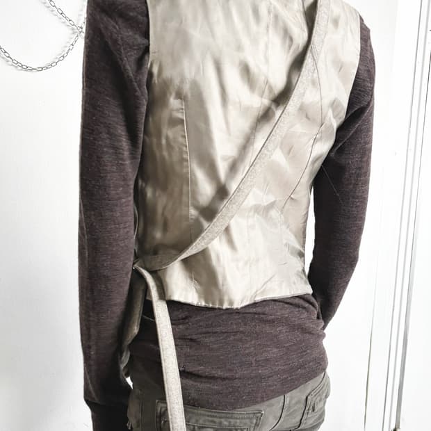 하이더아커만 사선 본디지 레이어드 울 베스트