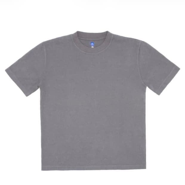 이지 갭 반팔 티셔츠 L사이즈 다크 그레이 색상 새제품