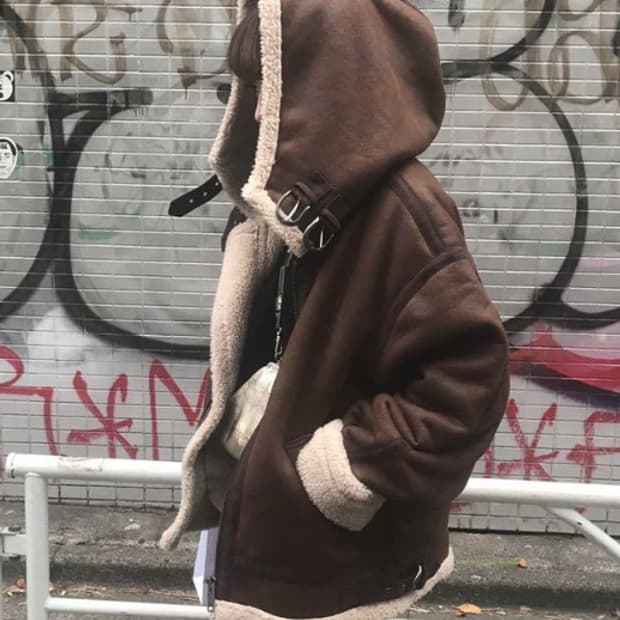 F) perverze 퍼버즈 후드 무스탕