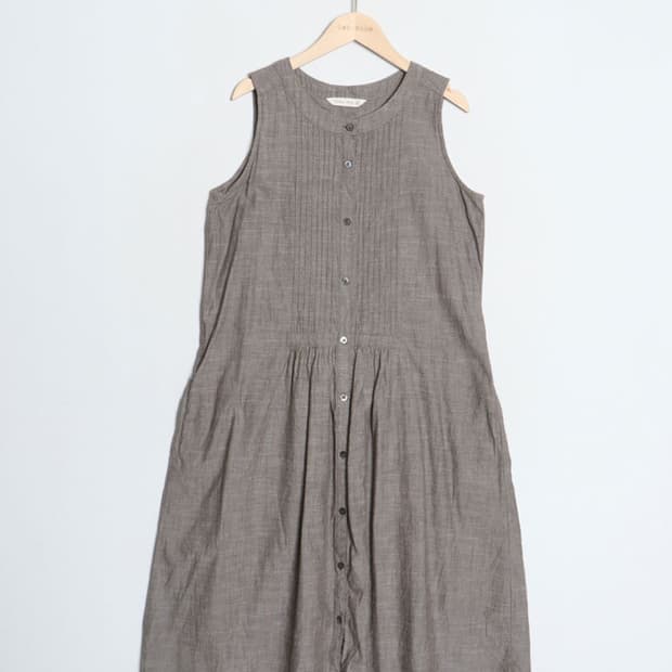  Studio Clip Pintuck One-Piece
