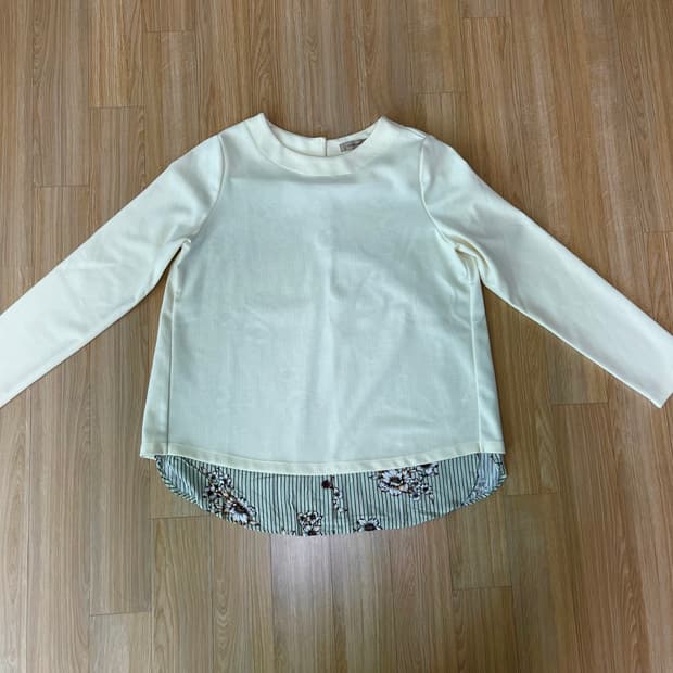 Olivia Hassler 올리비아 하슬러 블라우스 티