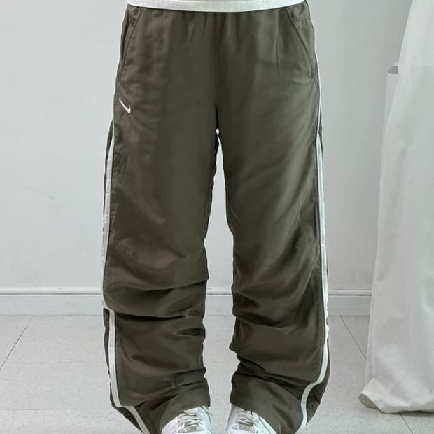 💚나이키 뮤트 카키 트랙팬츠