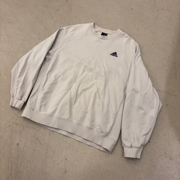 아디다스 이큅먼트 스몰로고 맨투맨