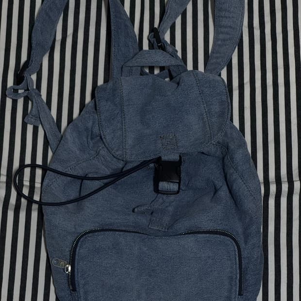 Ck 4F3216G-VGO)여성 로고 데님 미니 플랩 백팩