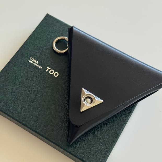 TRIANGLE COIN CASE 삼각형 동전 케이스