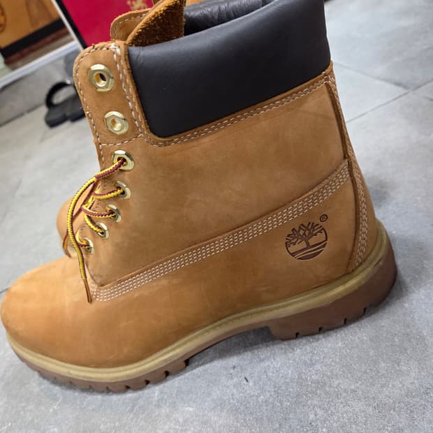 팀버랜드 6인치 거의 새제품