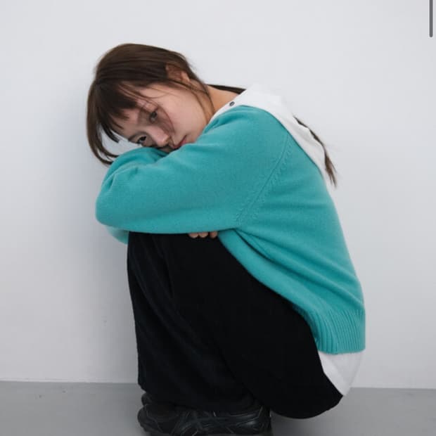 더버터크림 니트 comfort wool blend v neck knit