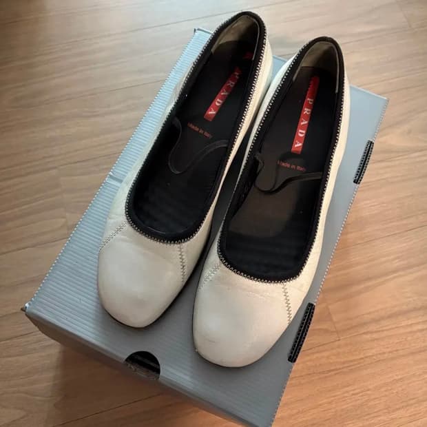 프라다 플랫슈즈 38(EU)