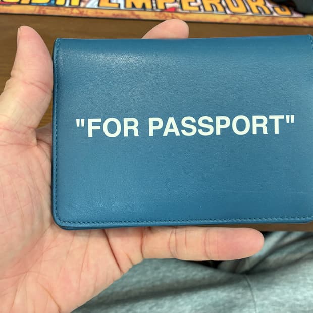 오프화이트 여권 지갑 off white passport wallet택포