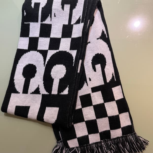 CDG 꼼데가르송 체커보드 머플러