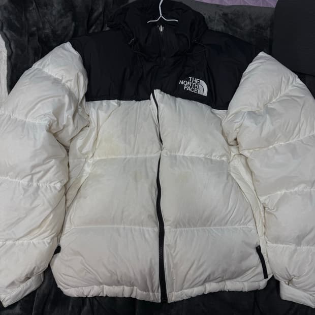 노스페이스 패딩 화이트블랙