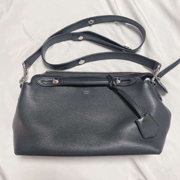 펜디 바이더웨이 숄더백