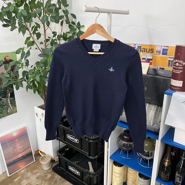 비비안웨스트우드 브이넥 니트 M