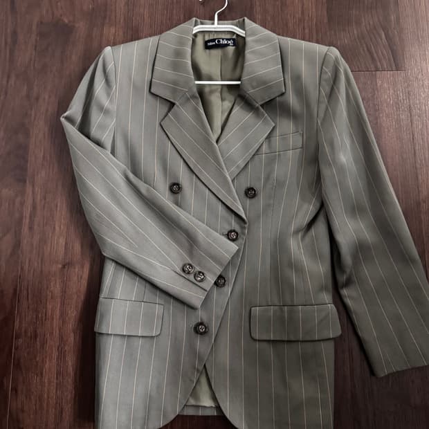 미스끌로에 핀스트라이프 자켓