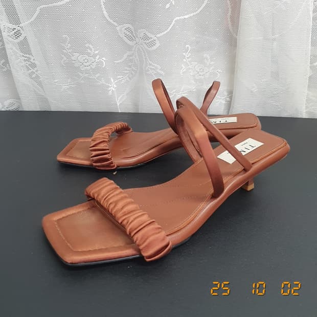 타임 샌들 235 굽4cm