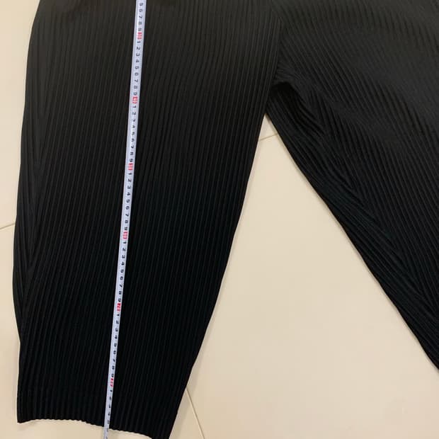 옴므플리세 팬츠 블랙