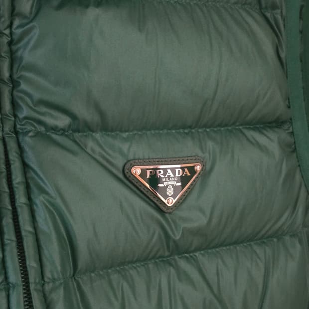 Prada 프라다 메탈 삼각로고 패딩 베스트 46