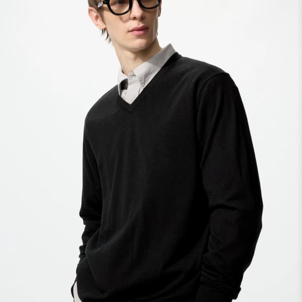 유니클로 메리노 브이넥니트