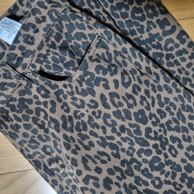 무탠다드 우먼즈 레오파드 와이드 데님  28사이즈 브라운