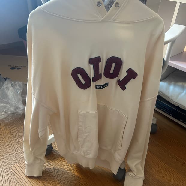 오아이오아이 후드티 판매