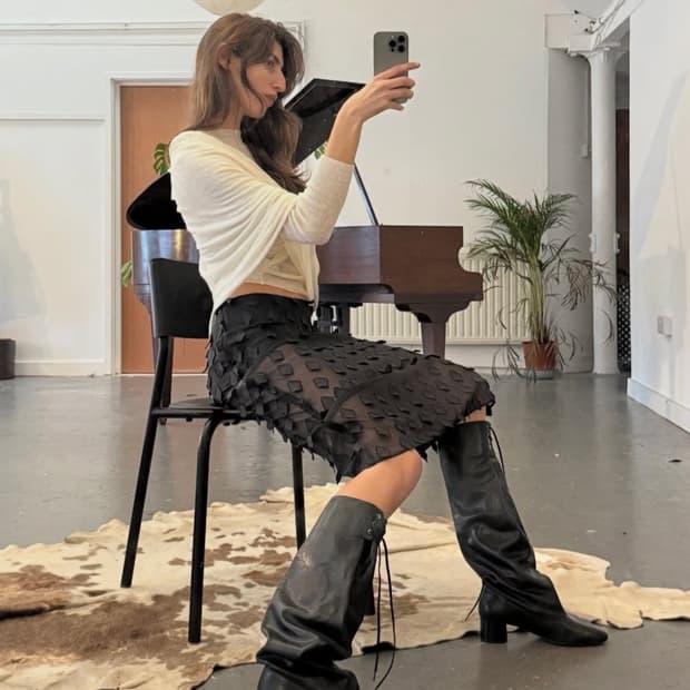 [36]팔로마울 TRIS 시어 미디 스커트