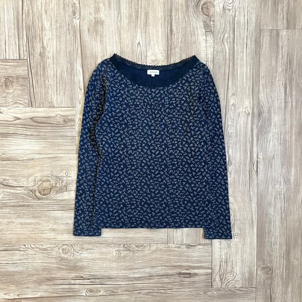 vertDense 플라워 레이스 탑