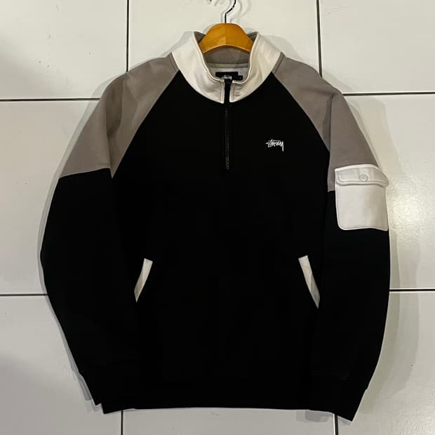 스투시 스몰 스탁로고 트랙 반집업 맨투맨