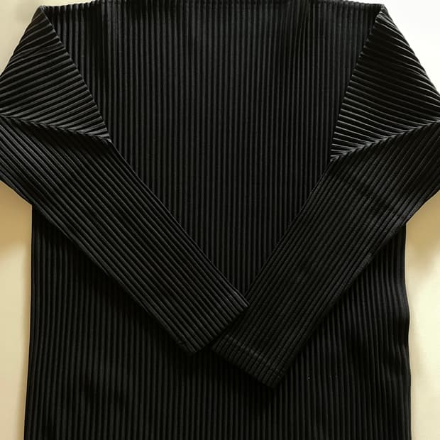 옴므플리세 하이넥 블랙탑 3