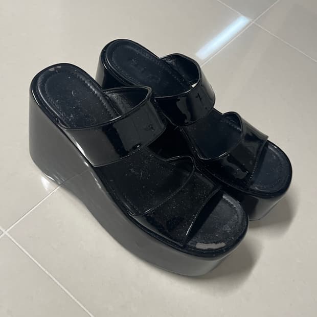 unif gia slip on 유니프 통굽 샌들 슬리퍼