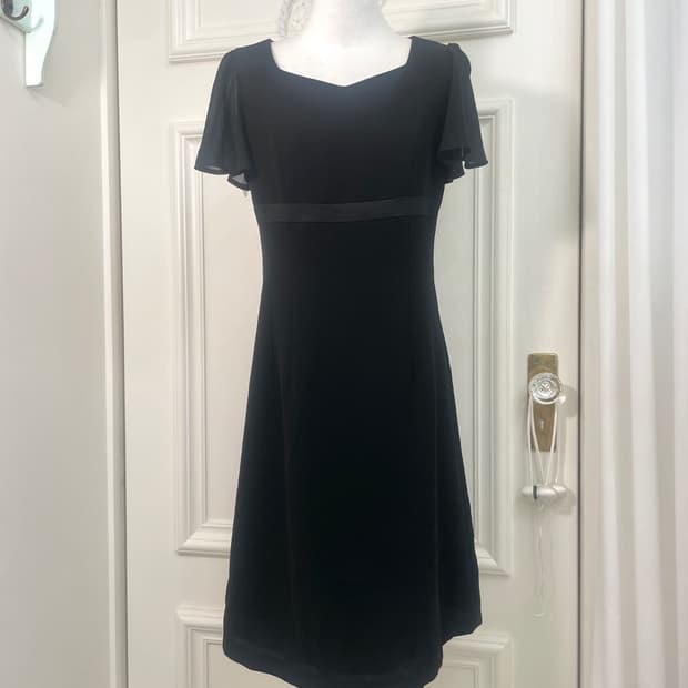 black chiffon sleeve princess opc