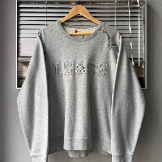LEVIS red tab grey sweatshirt