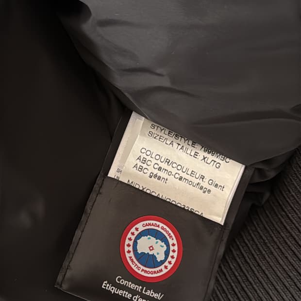 캐나다구스 베이프 콜라보레이션