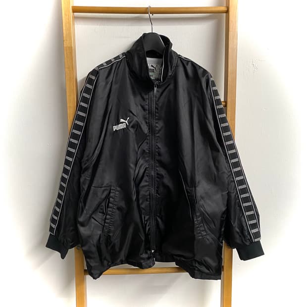 퓨마 사이드 로고 자켓 스펠아웃