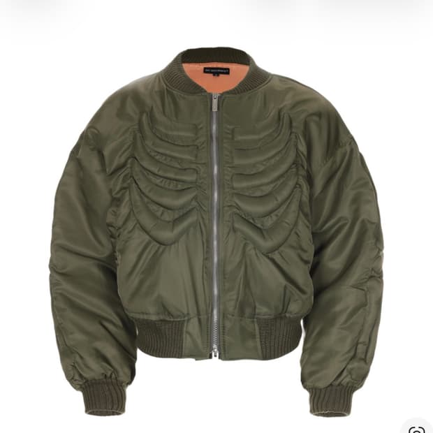 구매)) 써저리 본 엠보싱 마원 m 사이즈 구합니다