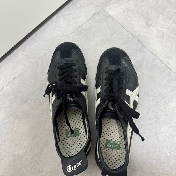 오니츠카타이거 멕시코66 블랙 230