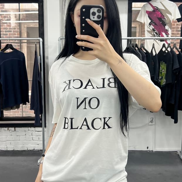 닐바렛 Black On Black 티셔츠