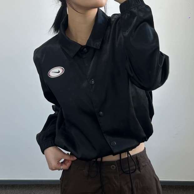 Nike 나이키 백 포인트 블랙 글로시 자켓