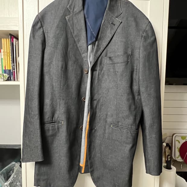 회색 블레이저 재킷