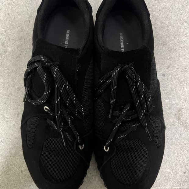 네거티브쓰리 Asymmetry Sneakers 270 사이즈 팝니다