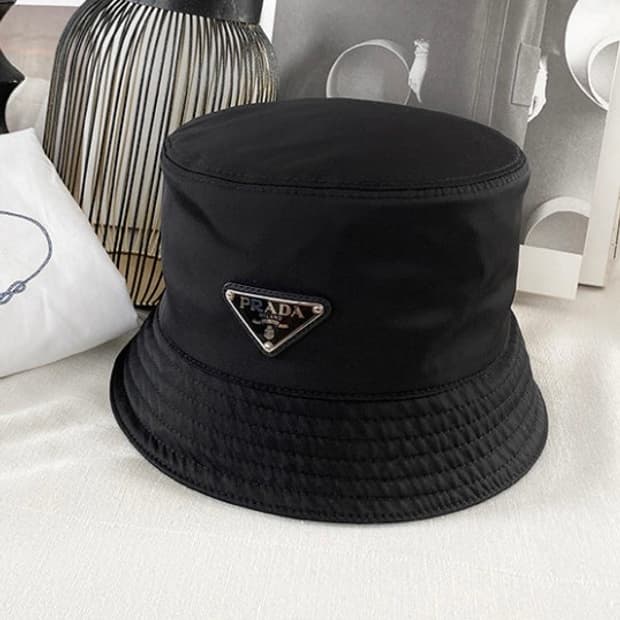 프라다 리나일론 버킷햇
