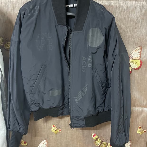 혜인서 크롭 봄버자켓 1